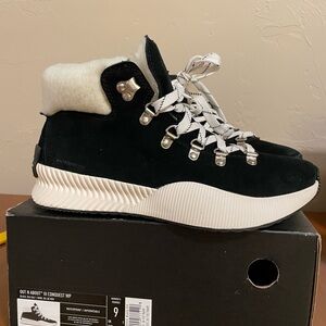 Sorel Out n About sneaker boot NIB